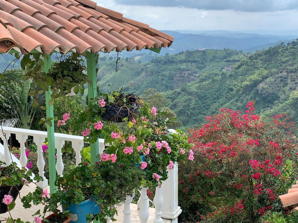 Villa Nina Манисалес Экстерьер фото